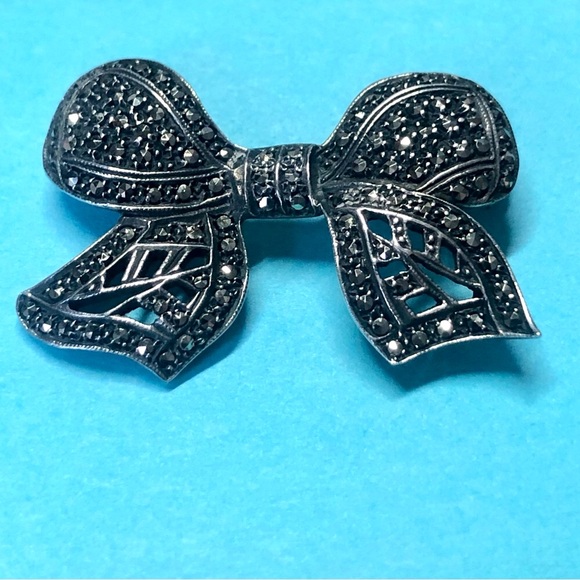 Jewelry - Vintage Sterling Silver Openwork Bow Brooch Accented With Sparkling Marcasites